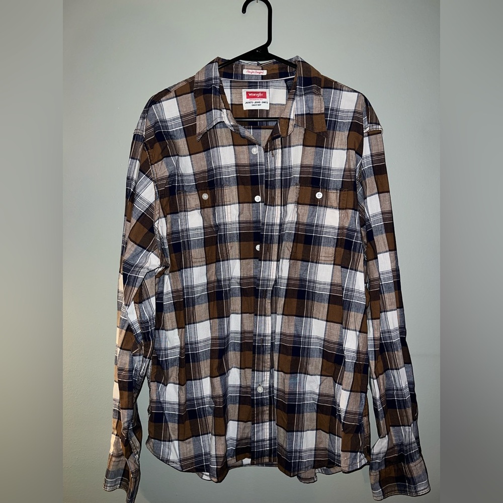 Wrangler Plaid Button Down Shirt